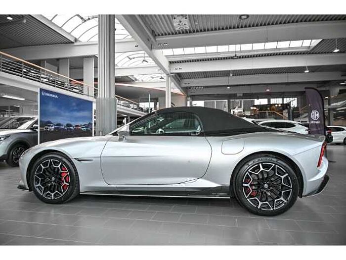 MG Cyberster E-Roadster 340PS BOSE BREMBO NAVI ACC ALCANTARA