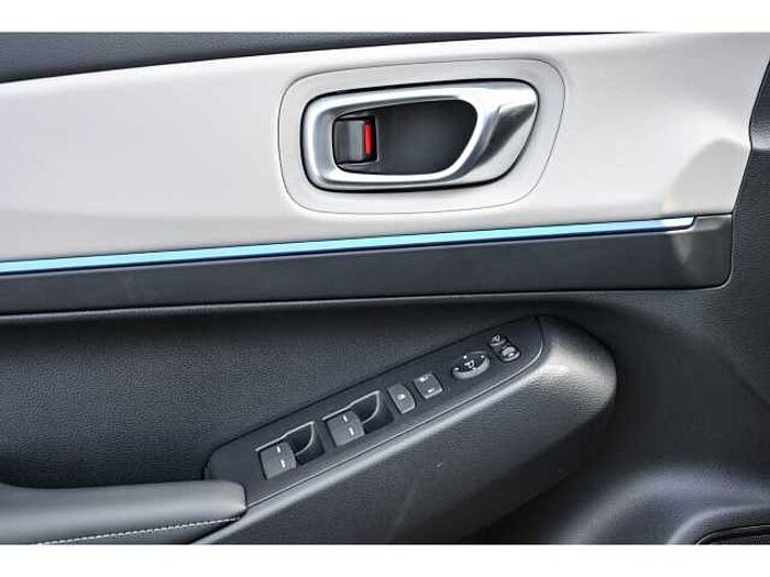 Honda HR-V 1.5 ADVANCE STYLE Navigation LED Scheinwerfer Rückfahrkamera Sitz-