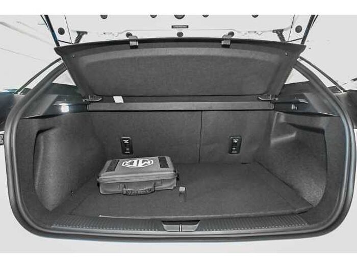 MG MG4 Luxury StandHZG Navi GJR Digitales Cockpit 360 Kamera LED ACC Apple CarPlay