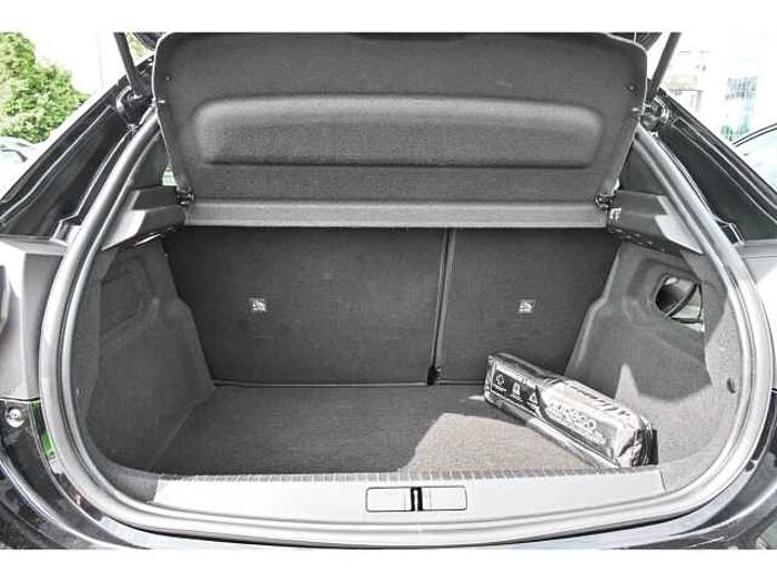 Opel Corsa 1.2(130PS)ULTIMATE AT+ALCANTARA+GJR+NAVI+PDC+I-LUX+SHZ+