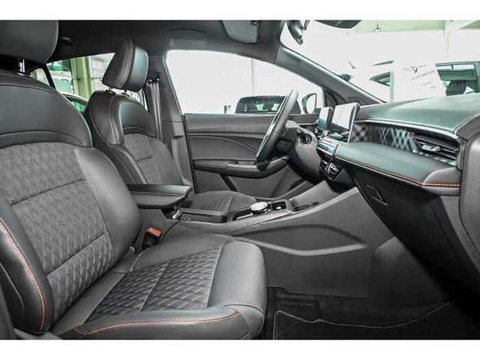 MG MG3 1.5 Hybrid+ Luxury Navi Digitales Cockpit 360 Kamera LED ACC Apple CarPlay