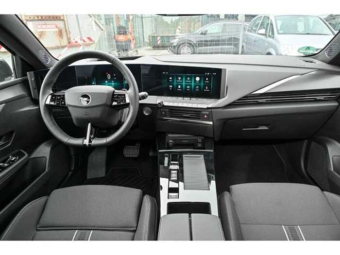 Opel Astra GS AT+NAVI+GJR+SHZ+LRH+R-KAM+2xPDC+KEYLESS+NSW+