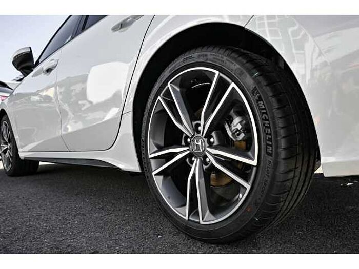 Honda Civic HYBRID 2.0 ADVANCE SHZ+LHZ+NAVI+LED+BOSE+PANO+LEDER