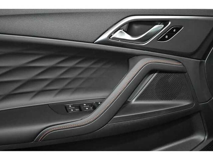 MG HS 1.5 Hybrid+ Luxury HEV LUX MY25 StandHZG Allwetter Navi Leder Digitales Cock