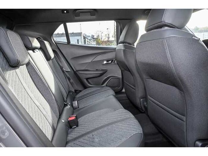 Peugeot 2008 ALLURE AT+NAVI+GJR+SHZ+2xPDC+ALU+