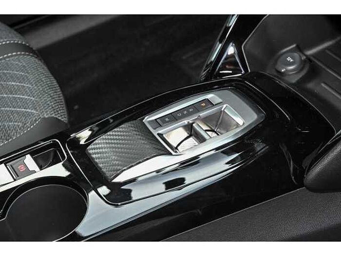 Peugeot 2008 ALLURE AT+NAVI+GJR+SHZ+2xPDC+ALU+