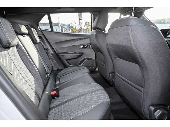 Peugeot 2008 ALLURE AT+NAVI+GJR+SHZ+2xPDC+ALU+