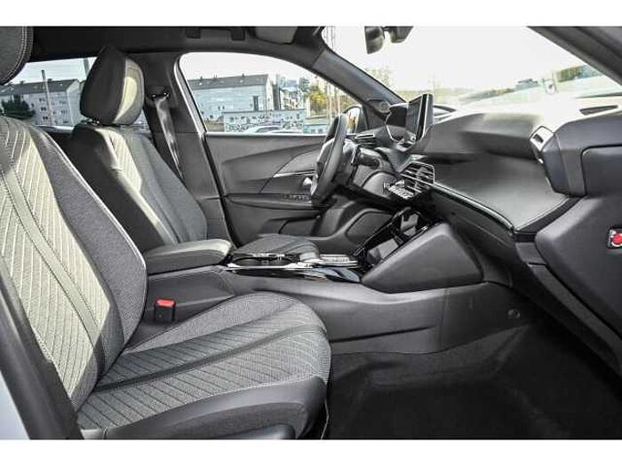 Peugeot 2008 ALLURE AT+NAVI+GJR+SHZ+2xPDC+ALU+