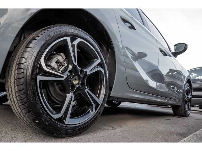 Opel Corsa GS 1.2 HYBRID(145 PS)+NAVI+KEYLESS+TWA+SHZ+2xPDC+17''ALU+