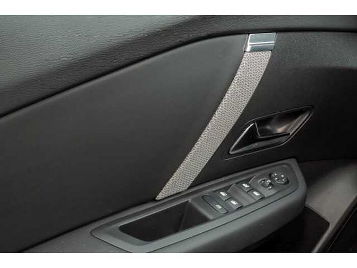 Citroen C4 Shine PT 130 S&S EAT8 HUD AHK-abnehmbar Navi Digitales Cockpit LED ACC Apple