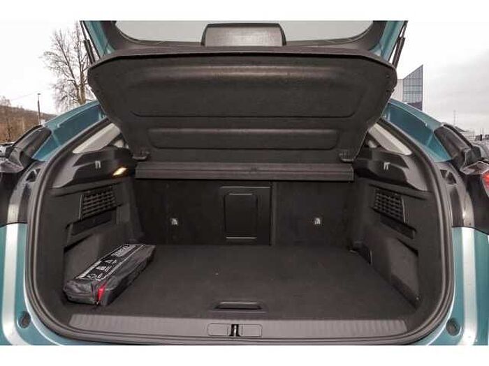 Citroen C4 Shine PT 130 S&S EAT8 HUD AHK-abnehmbar Navi Digitales Cockpit LED ACC Apple