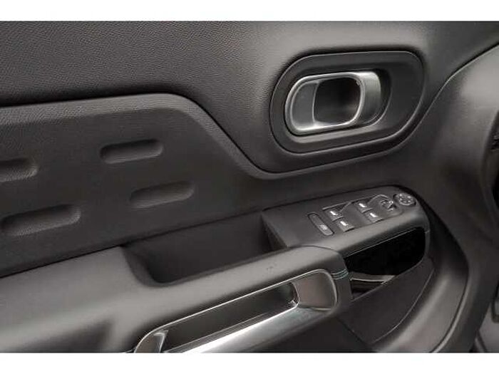 Citroen C5 Aircross SHINE PACK 225 AT+LEDER+AHK+PANO-SD+NAVI+WKR+