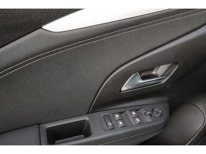 Opel Corsa GS HYBRID+NAVI+2xPDC+R-KAM+SHZ+LRH+TWA+KEYLESS+