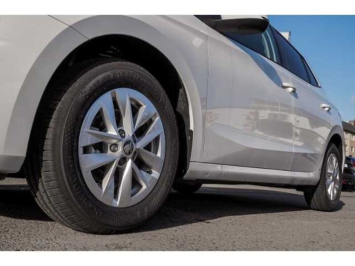 SKODA Fabia SELECTION+AT+SHZ+LRH+R-KAM+PDC+APPLE+