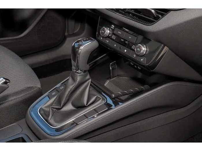 SKODA Fabia SELECTION+AT+SHZ+LRH+R-KAM+PDC+APPLE+