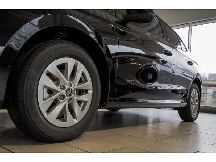 SKODA Fabia SELECTION+AT+SHZ+LRH+R-KAM+PDC+APPLE+