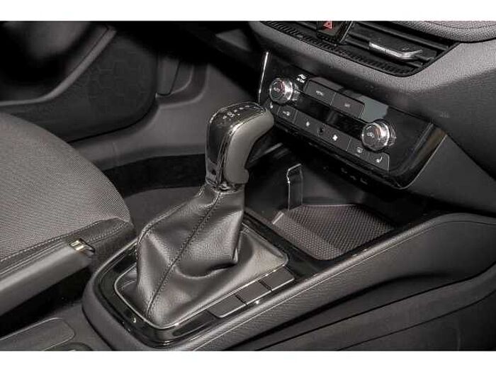 SKODA Fabia SELECTION+AT+SHZ+LRH+R-KAM+PDC+APPLE+