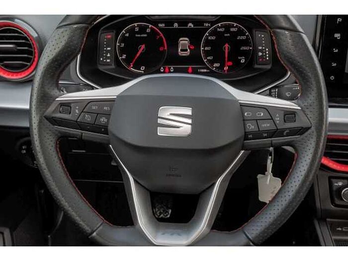SEAT Ibiza 1.0 FR+NAVI+2xPDC+LED+FULL-LINK+R-KAM+ALU+