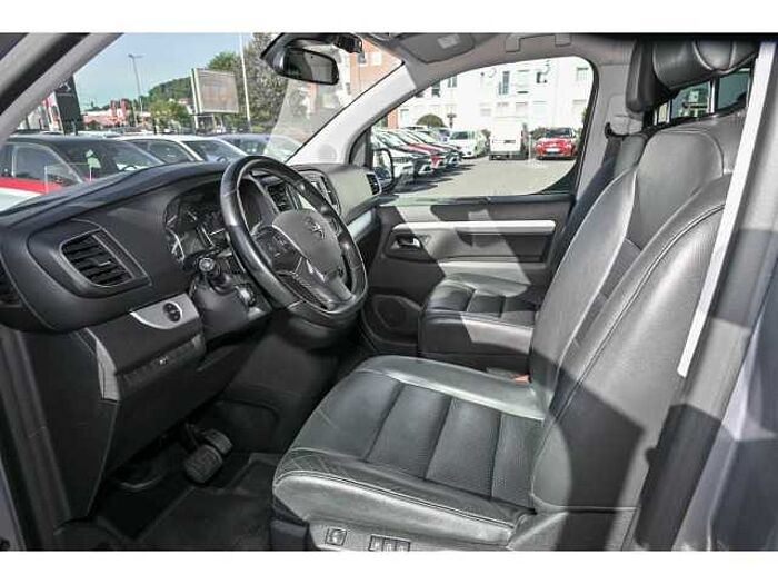 Opel Zafira Life INNOVATION AT+ERH. ZUL+AHK+GJR+P&G-PR+SH-PAKET2+