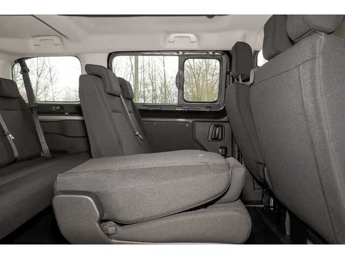 Opel Vivaro Kombi L Automatik+AHK+NAVI+2x Schiebet. +