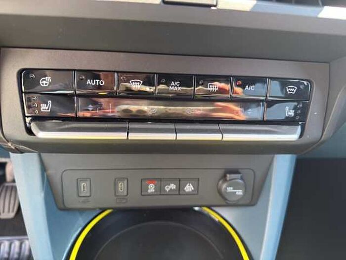 Fiat Grande Panda LA PRIMA+SHZ+LRH+2xPDC+R-KAM+KLIMAAUTO+