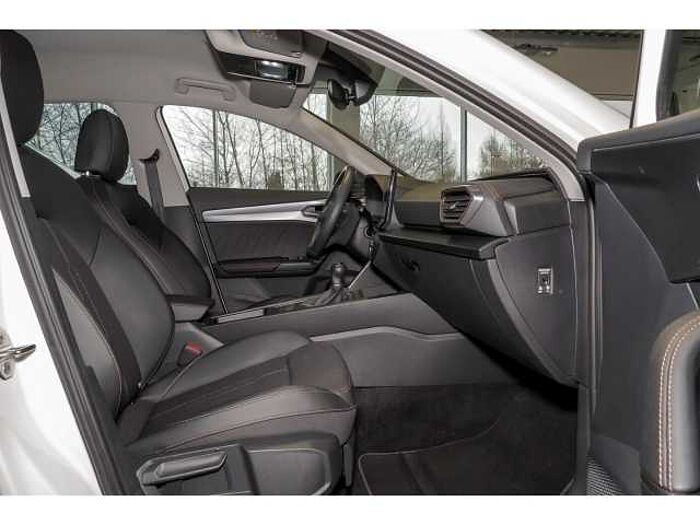 CUPRA Formentor 1.5 TSI+E. HECKK. +AHK+KEYLESS+CARPLAY+SHZ+DAB+RFK