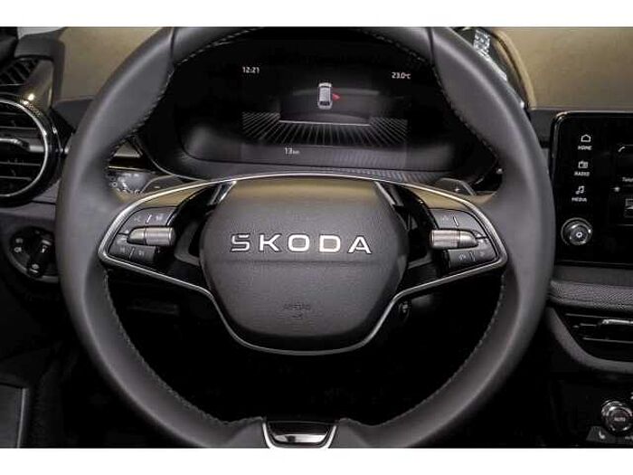 SKODA Fabia Selection+AUTOMATIK+CARPLAY+R-KAM+PDC+S/L Hzg+