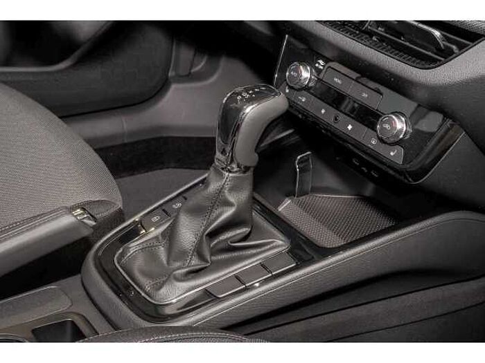 SKODA Fabia Selection+AUTOMATIK+CARPLAY+R-KAM+PDC+S/L Hzg+