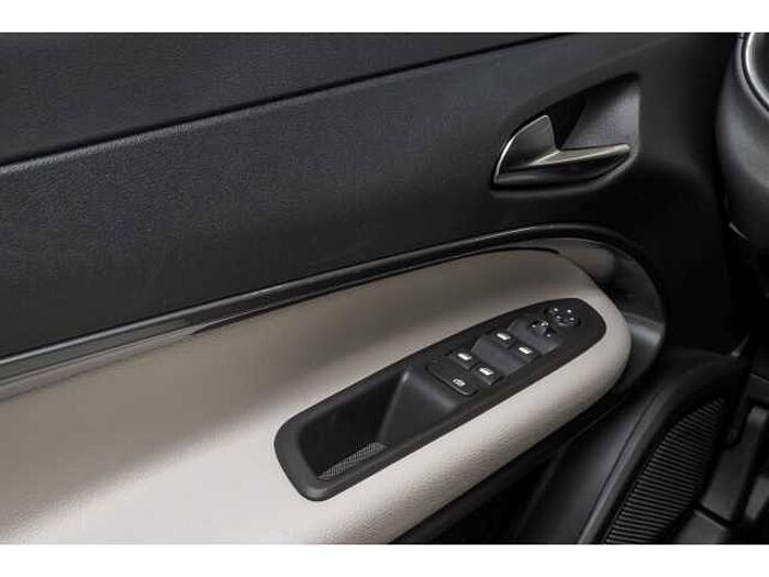 Fiat 600 Hybrid La Prima +LEDER+LED+SHZ+NAVI+R-KAM+eKLAPPE+