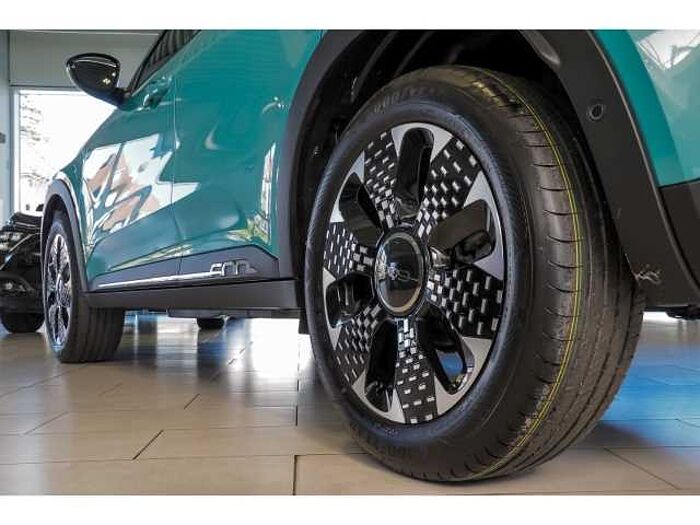 Fiat 600 Hybrid La Prima +LEDER+LED+SHZ+NAVI+R-KAM+eKLAPPE+