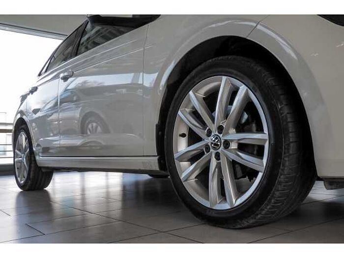 Volkswagen Polo VI Highline+NAVI+SHZ+PDC+KLIMAAUTO+CARPLAY+