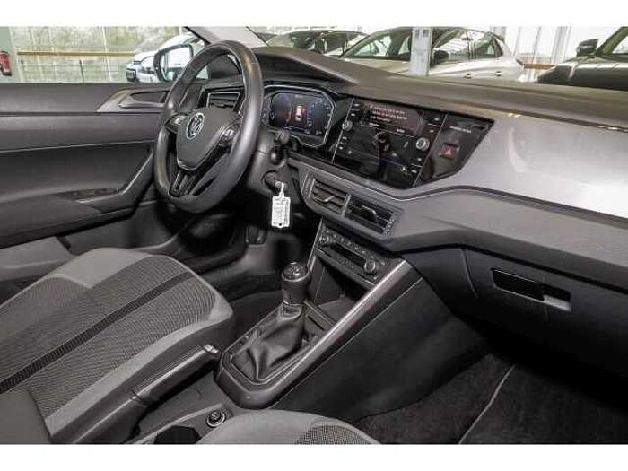 Volkswagen Polo VI Highline+NAVI+SHZ+PDC+KLIMAAUTO+CARPLAY+