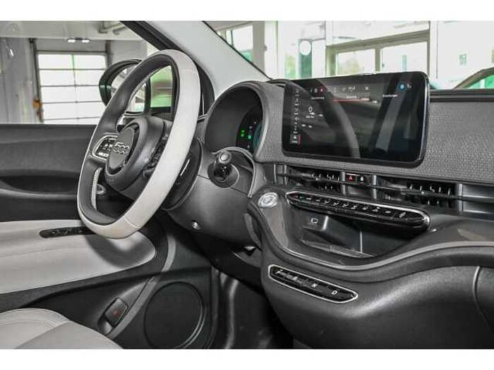 Fiat 500e La Prima 3+1+NAVI+CARPL+S Hzg+R-KAM+2xPDC+BLIND SPOT+