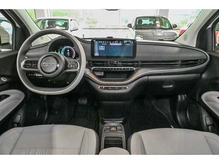 Fiat 500e La Prima 3+1+NAVI+CARPL+S Hzg+R-KAM+2xPDC+BLIND SPOT+