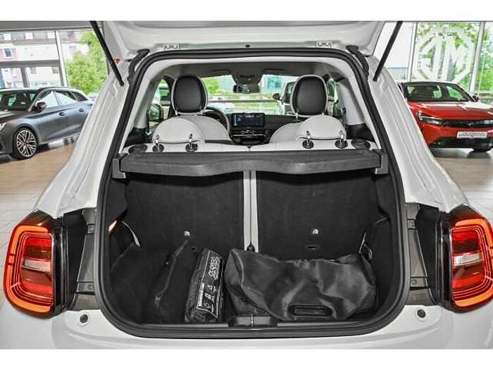 Fiat 500e La Prima 3+1+NAVI+CARPL+S Hzg+R-KAM+2xPDC+BLIND SPOT+