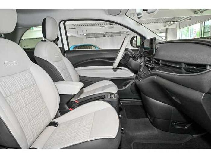 Fiat 500e La Prima 3+1+NAVI+CARPL+S Hzg+R-KAM+2xPDC+BLIND SPOT+