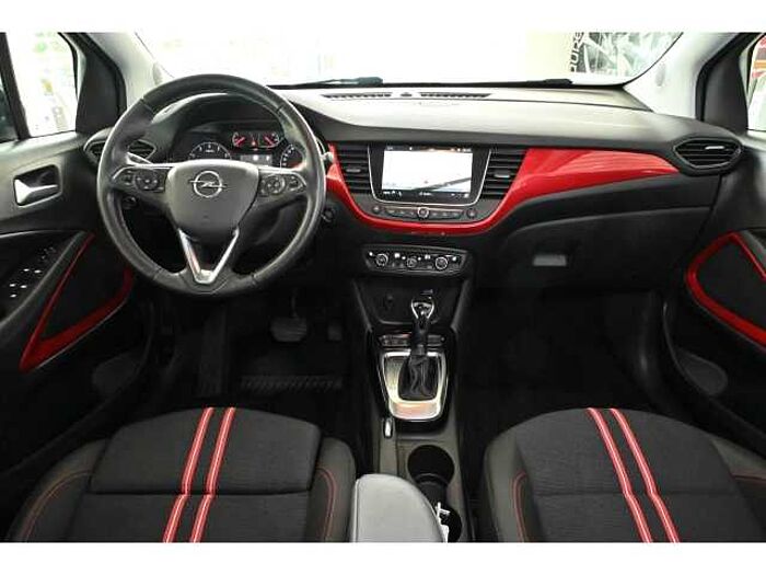 Opel Crossland GS LINE 1.2 AT+NAVI+GJR+R-KAM+LED+SHZ+
