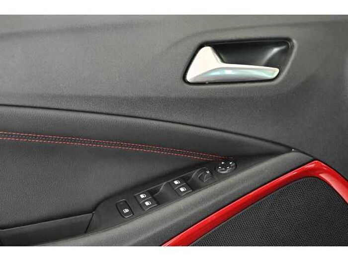 Opel Crossland GS LINE 1.2 AT+NAVI+GJR+R-KAM+LED+SHZ+
