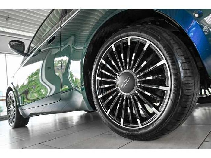 Fiat 500e la Prima+PANO+APP+NAVI+ACC+BLIND SPOT+S Hzg+