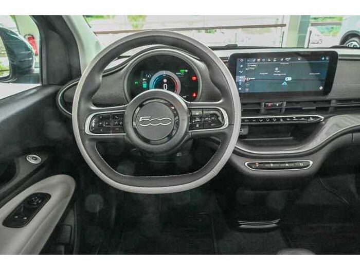 Fiat 500e la Prima+PANO+APP+NAVI+ACC+BLIND SPOT+S Hzg+