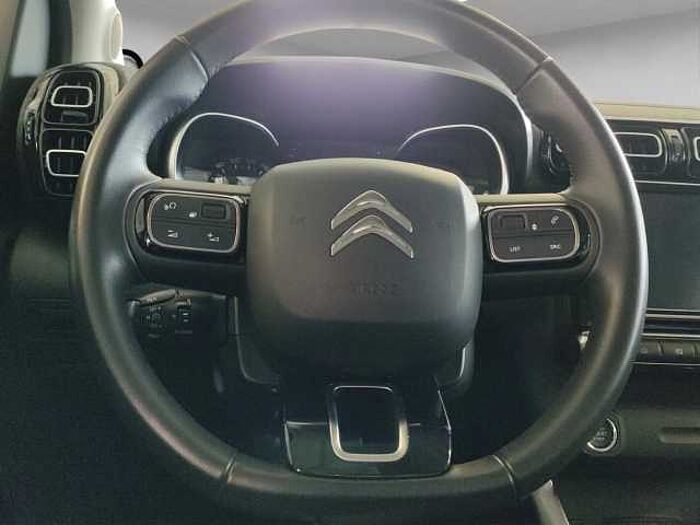 Citroen C3 Aircross Shine Pack PT 130+AHK+NAV+APP+PDC/KAM+S Hzg+