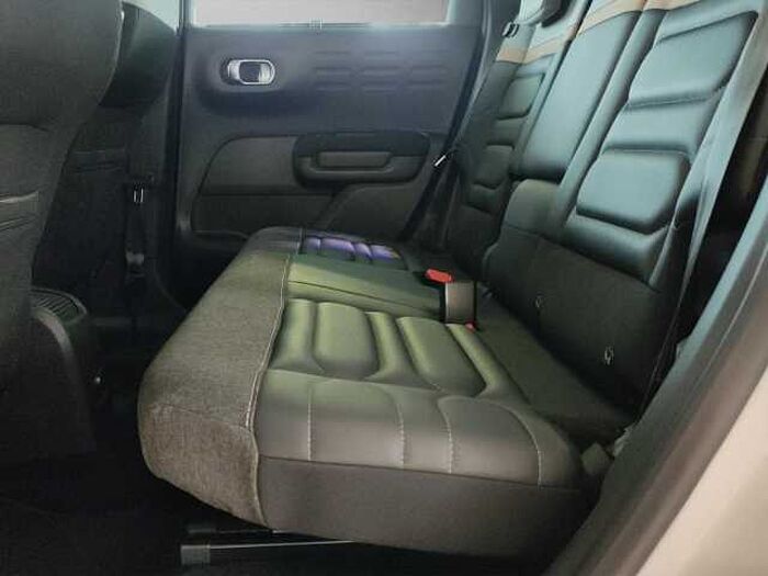 Citroen C3 Aircross Shine Pack PT 130+AHK+NAV+APP+PDC/KAM+S Hzg+