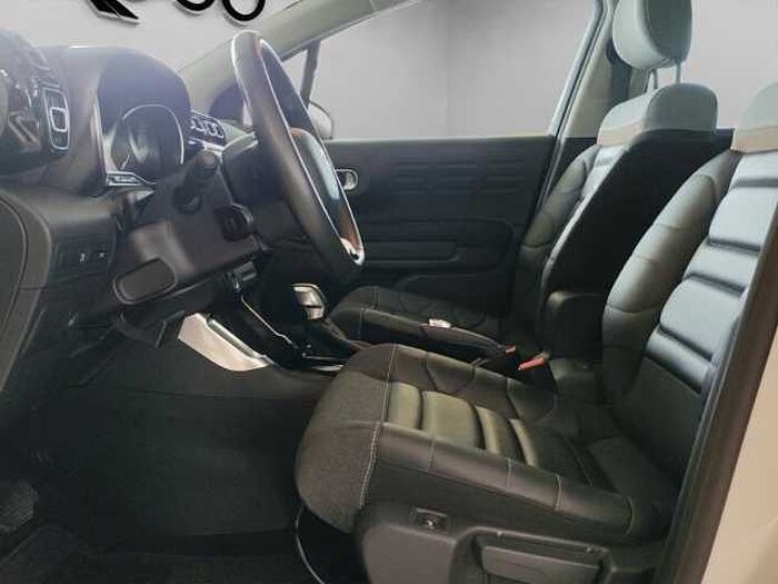 Citroen C3 Aircross Shine Pack PT 130+AHK+NAV+APP+PDC/KAM+S Hzg+