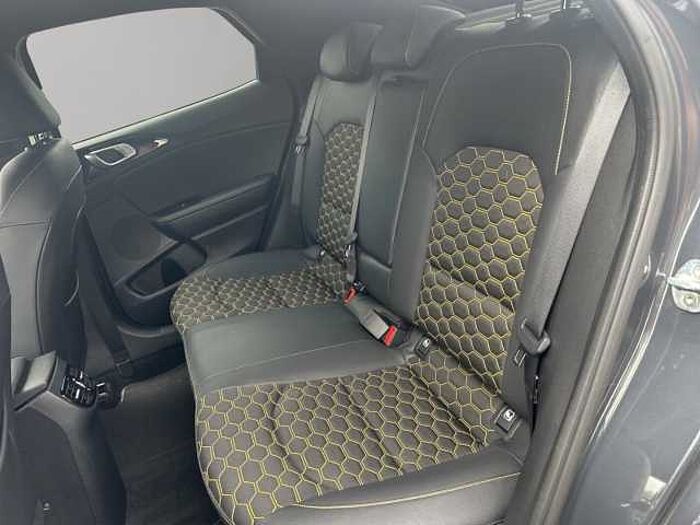 Kia XCee'd Xdition 1.5 T-GDI Navi+ Memory+JBL+DigitalesCockpit+LED+ACC+AppleCarPlay XCeed