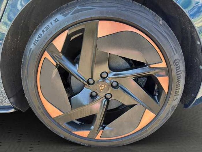 CUPRA Born NAVI+BEATS+ACC/PCC+PARK-ASS+SHZ+WÄRMEPUMPE+