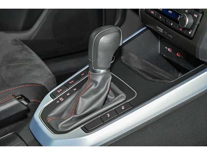 SEAT Arona FR 1.5 DSG+NAVI+PLA+SHZ+ACC+KESSY+ACC+LED+