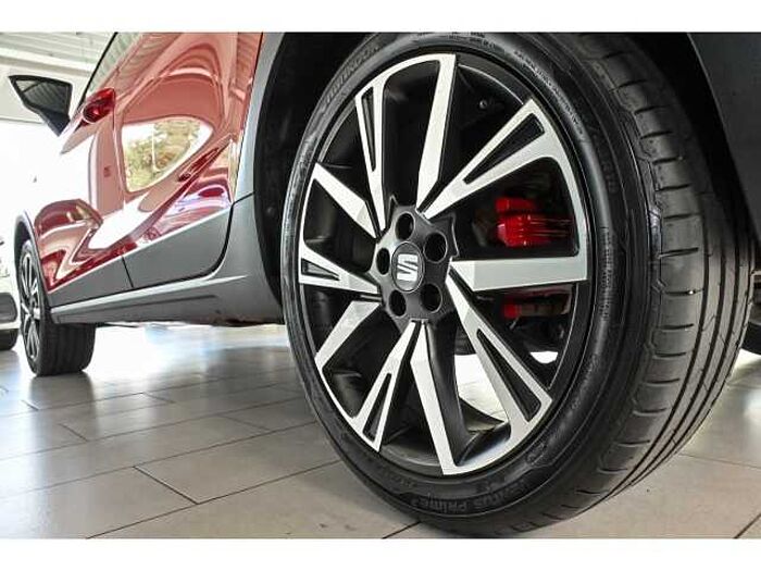 SEAT Arona FR 1.5 DSG+NAVI+PLA+SHZ+ACC+KESSY+ACC+LED+