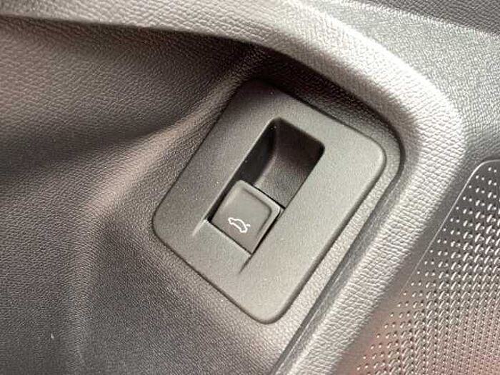 CUPRA Formentor 1.5 DSG+LEDER+NAVI+PANO+SHZ+19''LM+EL.KLAPPE+