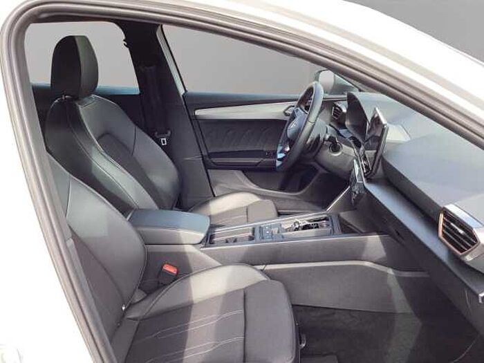 CUPRA Leon 1.5 eTSI DSG+KESSY+FULL-LINK+18''ALU+LRH+